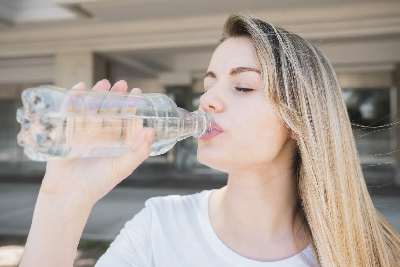 Urologista Goiânia - Beber água faz bem para a saúde