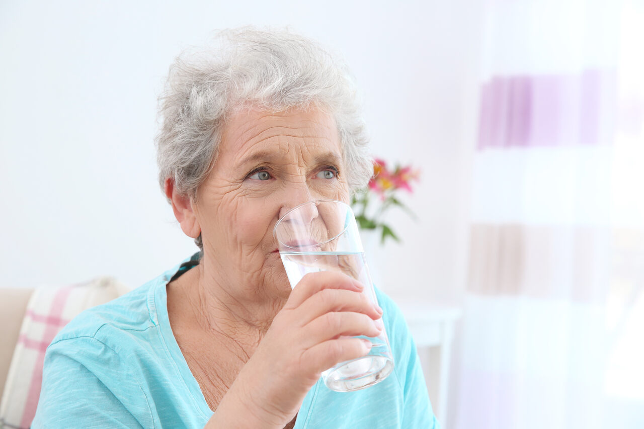 Geriatria Goiânia - Como manter a hidratação do idoso