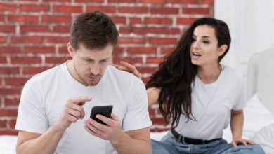 Phubbing: Como o hábito de ignorar as pessoas para olhar o celular está destruindo relações!