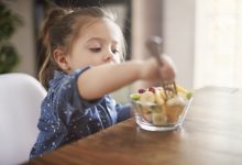 Cirurgião plástico Brasília: Como fazer para alimentar uma criança com fissura no lábio ou palato?