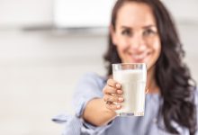 Quem tem pedra nos rins pode ingerir alimentos com cálcio?