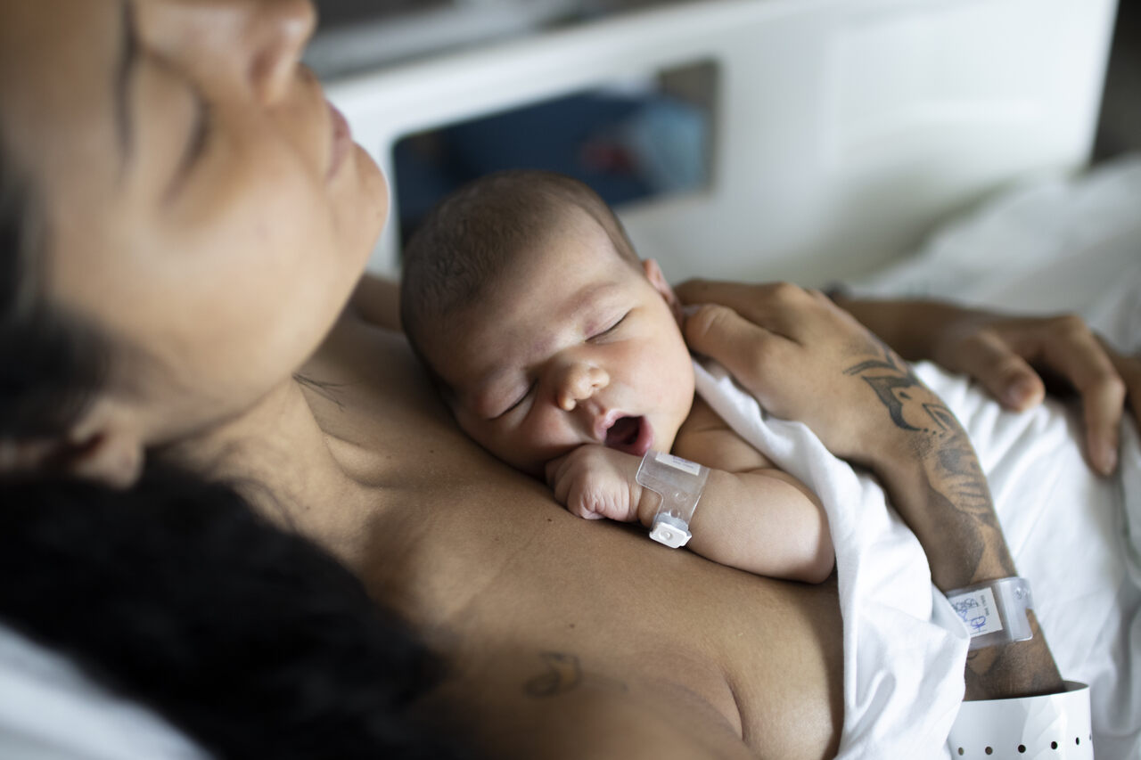 Benefícios da amamentação logo após o parto