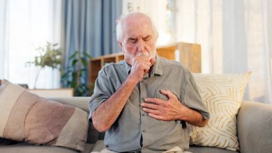 Pneumonia em idosos sintomas diferentes e riscos aumentados exigem atenção redobrada
